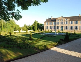 Vignette - Prestige - ELEGANT CHATEAU XVIIIs, sans travaux, sur 1 hectare clos de murs, jardin paysagé, chapelle, orangerie, dépendances, pour famille, evenementiel  près de Pau, Lourdes, Marciac, Tarbes