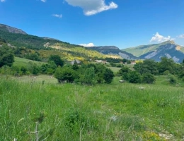 Vignette - Tourist - Propriété en pierres avec 2 maisons et 3 hectares de terrain – La Piarre (05)
