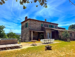 Vignette - Prestige - Magnifique bastide au pied du Luberon sur 8,5 hectares