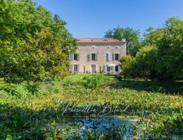 Vignette - Prestigious - Character property in a verdant setting, near La Rochelle