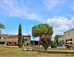 Vignette - Prestige - Propriété très bien entretenue : un grand gîte, deux chambres d’hôtes et une maison principale. À 15 minutes de Saint-Émilion