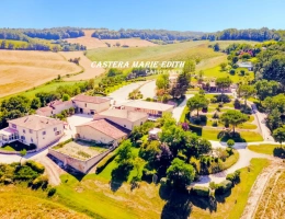 Vignette - Touristique - MAGNIFIQUE DOMAINE  à vendre 39 pièces AUCH (32)  sur 4,5 hectares