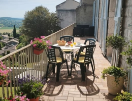 Vignette - Rural - Élégante demeure en pierre du XVIIe siècle avec jardins et vue imprenable à Lauzerte