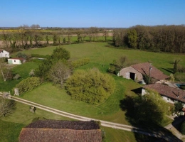Vignette - Equestrian - Two big renovated houses and a studio, on 14 hectares.
