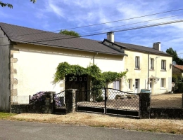 Vignette - Touristique - Maison entièrement rénovée avec gîte, terrain et grange