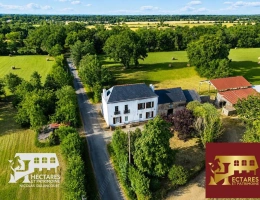 Vignette - Equestrian - PROPRIÉTÉ DE CARACTÈRE SUR ENVIRON 6,5 HECTARES AVEC ACCÈS DIRECT AU CANAL DE NANTES À BREST