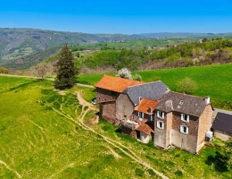 Vignette - Rurale - Corps de ferme avec maison+ grange et terrain 1.6Ha