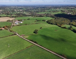 Vignette - Équestre - Propriété à vendre – Ancienne seigneurie avec 45 hectares attenants – Proche La Châtre (36) ferme équestre ou agricole