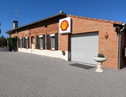 Vignette - Tourist - Propriété d'exception – 2 logements, piscine, hangars, idéal activité professionnelle