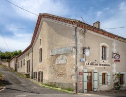 Vignette - Touristique - Propriété avec maison, piscine et ancien restaurant