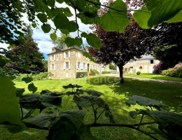 Vignette - Prestige - Maison de maitre à vendre 13 pièces LANOUAILLE (24) 2.6 hectares