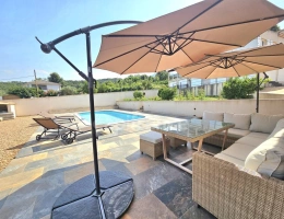 Vignette - Touristique - Ensemble immobilier de 368 m2 divisé en 3 habitations, piscine, terrain 1683 m2 à VESCOVATO (Haute Corse)