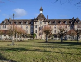 Vignette - Prestige - Propriete à vendre 100 pièces proche de TOURS (37)