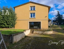 Vignette - Rurale - GENAY (69) - Grange de 140 m² - 4 pièces - 434 m² de terrain - Fort potentiel