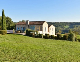 Vignette - Touristique - ENSEMBLE DE DEUX MAISONS INDEPENDANTES AVEC VUE DEGAGEE SUR 1.5 Ha DE TERRAIN AVEC PISCINE