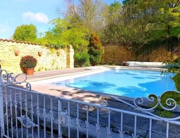 Vignette - Équestre - Domaine de 8,7 ha avec habitation, gîte, salle de réception et installations équestres