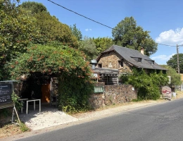Vignette - Touristique - Ensemble immobilier avec maison, gîte, restaurant et piscine