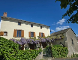 Vignette - Rurale - Maison de maître avec garage et dépendance - Arvieu