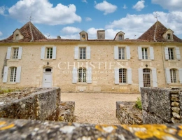 Vignette - Équestre - Un domaine d’exception en Dordogne : manoir du XVIIIe siècle, propriété équestre et art de vivre en pleine nature
