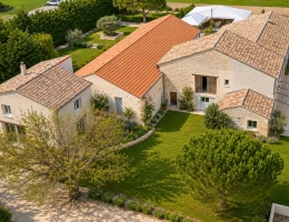 Vignette - Touristique - Mas en pierre avec salle de réception 240 m² . Gîtes .Mariages . Entre Uzès et Orange