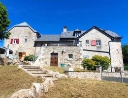 Vignette - Rurale - LUNAC  Propriété de caractère en pierre rénovée .220 m² habitables  Dépendances  Spa Terrain 1 805 m²