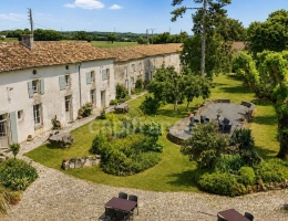 Vignette - Prestige - DOMAINE D’EXCEPTION DU XVIIᵉ SIÈCLE – 1 370 M² – 2 HECTARES – PISCINE – GÎTES & RÉCEPTIONS