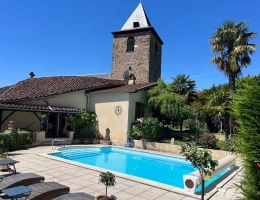 Vignette - Prestige - Élégante propriété de caractère avec trois habitations, piscine et cadre privilégié