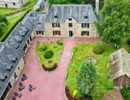 Vignette - Touristique - Propriété d’exception en Normandie – Manoir rénové avec dépendances et chapelle