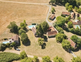Vignette - Tourist - EXCEPTIONAL PROPERTY: CHARMING 18TH-CENTURY HAMLET IN THE HEART OF THE PÉRIGORD NOIR