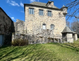Vignette - Prestige - Manoir du XIVe siècle : Authenticité, Air pur et Golf entre l'Aubrac et les Monts du Cantal