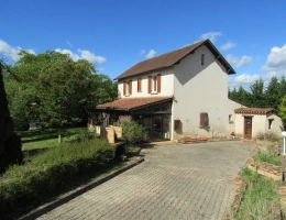 Vignette - Rurale - Propriété avec maison 4 chambres, plusieurs bâtiments et 1.8 hectares de terrain