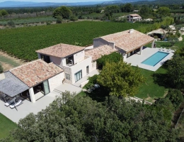 Vignette - Prestige - EYGALIÈRES . UN DOMAINE CONTEMPORAIN FACE AUX ALPILLES