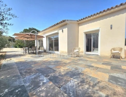 Vignette - Tourist - Ensemble immobilier de 368 m2 divisé en 3 habitations, piscine, terrain 1683 m2 à VESCOVATO (Haute Corse)