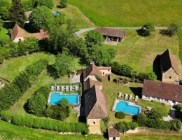 Vignette - Touristique - PROPRIÉTÉ D'EXCEPTION  HAMEAU DE CHARME DU XVIII SIÈCLE AU COEUR DU PÉRIGORD NOIR