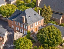 Vignette - Tourist - Ensemble de propriété - maison bourgeoise, deuxième logement/bureaux, grange, 1 hectare