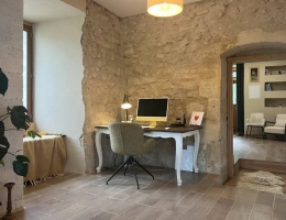 Vignette - Prestige - une partie d'un château, bien rénové
