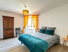 Vignette - Rural - Charming renovated house - SAINT LAURENT D'ARCE 208m2 of living space, 6 bedrooms and 4 bathrooms