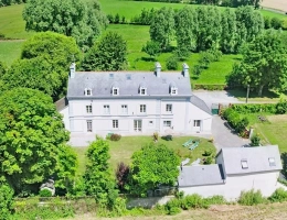 Vignette - Touristique - Propriété à vendre avec 5 gîtes + un appartement 14 pièces (50) à Pontorson en Normandie en Baie du Mont Saint Michel