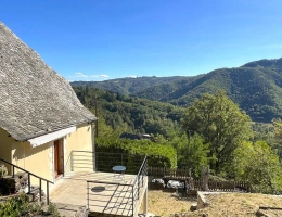 Vignette - Équestre - Maison avec Piscine et Veranda Entraygues