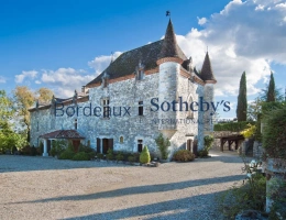 Vignette - Prestige - A UNE HEURE DE BORDEAUX, SUPERBE PROPRIÉTÉ MÉDIÉVALE ET SON PARC ARBORÉ - 8 CHAMBRES