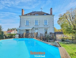 Vignette - Prestige - Maison de maître avec gîtes et piscine à mi-chemin entre le z