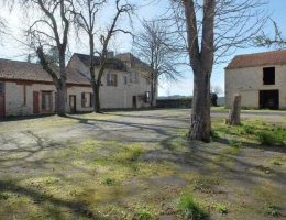 Vignette - Tourist - Large farmhouse