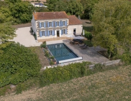 Vignette - Prestigious - Supeb Maison de Maître, entirely renovated with air conditioning throughout, heated pool,  less than