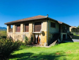 Vignette - Touristique - Ancien corps de ferme sur 2Ha9 , La Bastide de Serou 09240