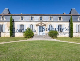 Vignette - Prestigious - 25 KM FROM BORDEAUX – STUNNING COUNTRY ESTATE – 10 HECTARES – NUMEROUS OUTBUILDINGS