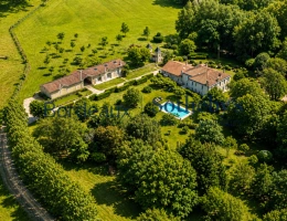 Vignette - Prestigious - STUNNING 19TH CENTURY PROPERTY - 3 HA - SWIMMING POOL - OUTBUILDINGS
