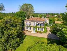 Vignette - Prestigious - ENTRE-DEUX-MERS - SUMPTUOUS XVIII° PROPERTY - 1,2 HA - SWIMMING POOL - OUTBUILDINGS