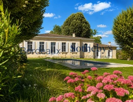 Vignette - Prestige - BORDEAUX 30MN BORDEAUX - SOMPTUEUSE PROPRIÉTÉ XVIII° - 4,5 HA - PISCINE -  DÉPENDANCES