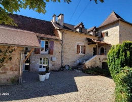 Vignette - Touristique - Maison de caractère avec gîte indépendant et piscine à 8 minutes de Villeneuve d'Aveyron