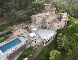 Vignette - Touristique - À vendre - Domaine d’exception en Ardèche méridionale - 17 logements